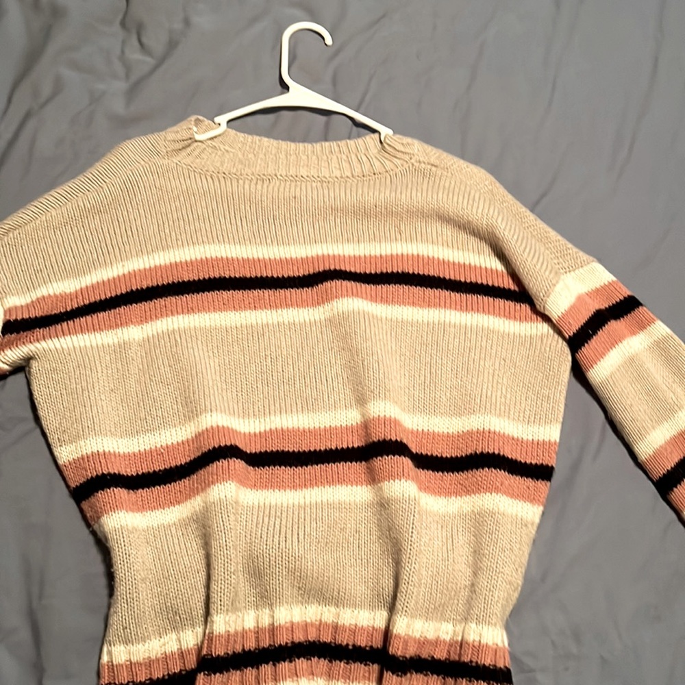 OVERSIZED WHITE AND PINK SWEATER